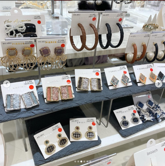 お買い得情報】完成品アクセサリーがお安くGETできちゃいます