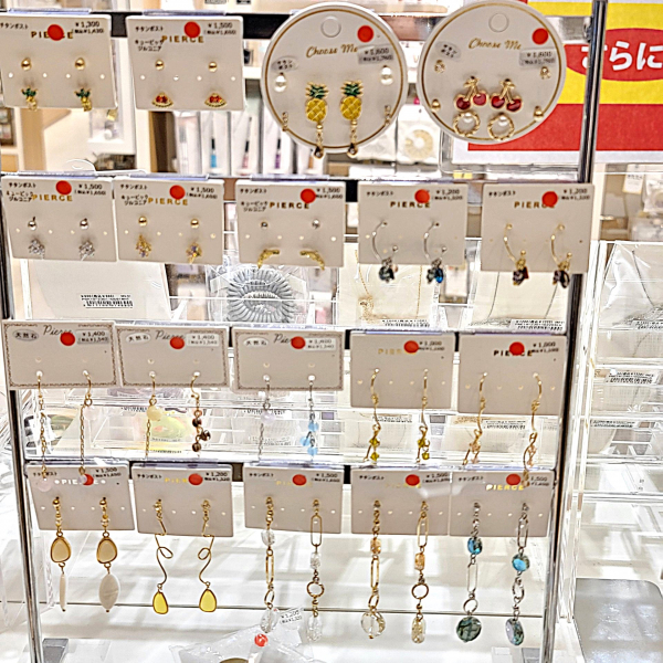 お買い得情報】本日より!! 完成品アクセサリーがお買い得です