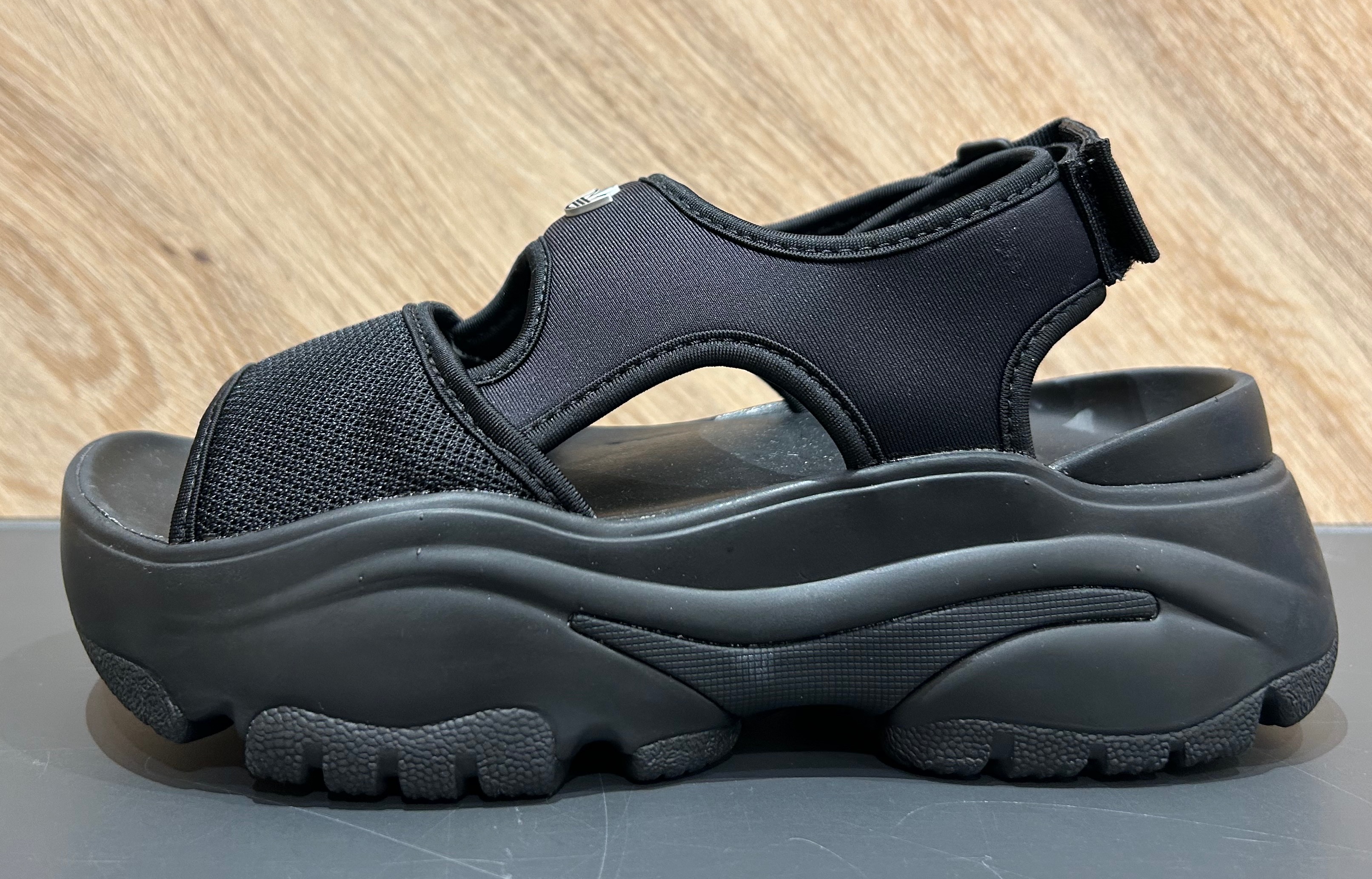 ADIDAS 】OZGAIA SANDAL W │ABCマートグランドステージ
